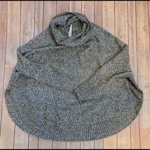 EUC Leo & Nicole cowl neck sweater